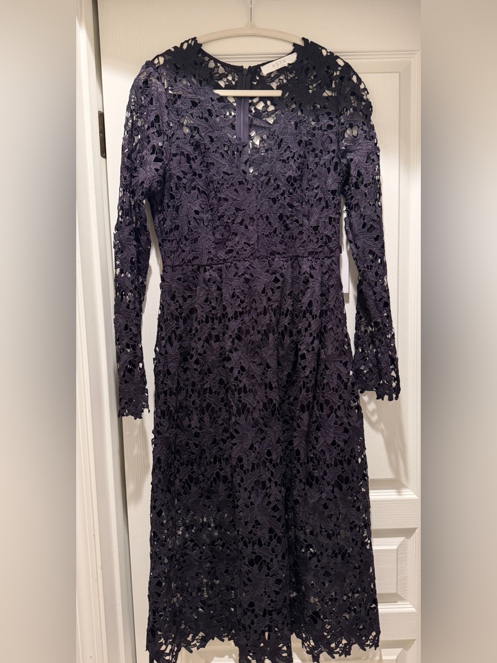 NWT ASTR The Label Floral Lace Long Sleeve Midi Dress M